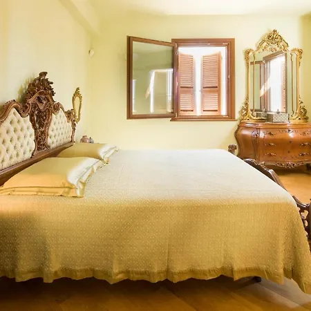 Beautiful In With Kitchen *